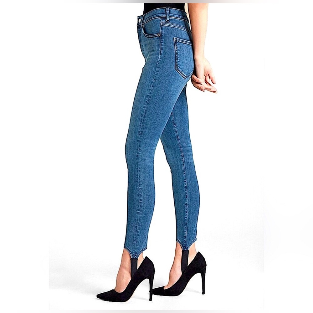 Women's LIGHT GREY Stirrup Skinny Jeans - Picture 3 of 8